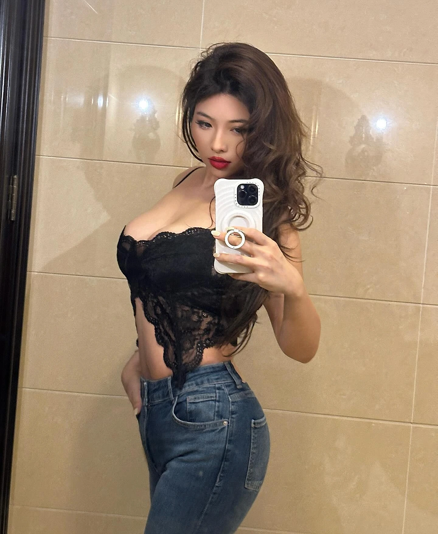 Yunga - İstanbul Escort Bayan